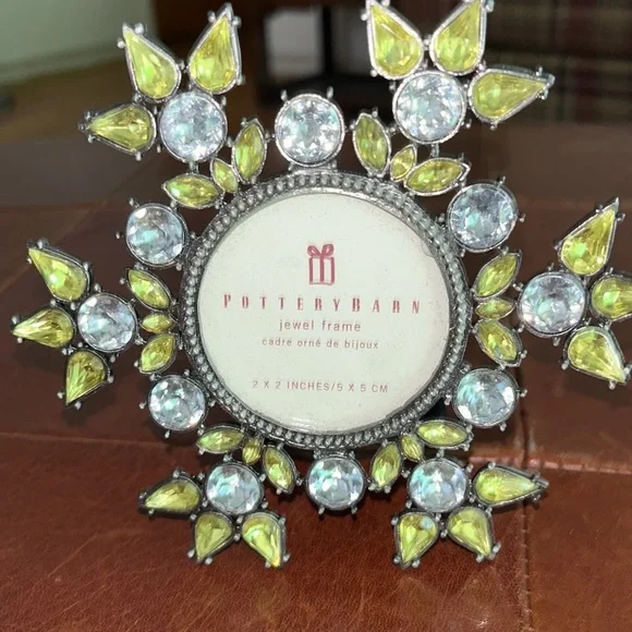 Jeweled frame - Picture 1 of 6